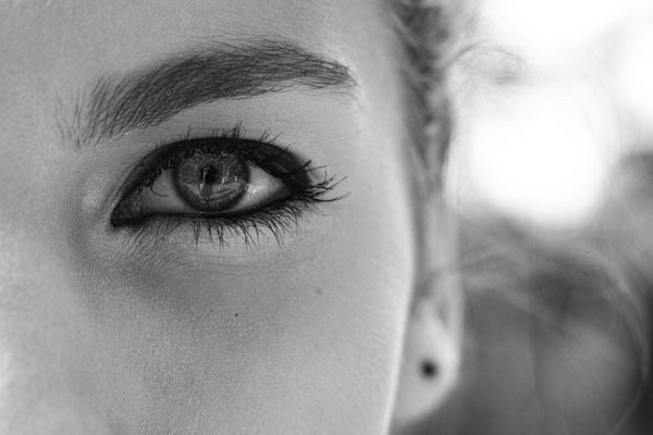 גבות היפריאליסטיות הסלוניו של גילי נהריה